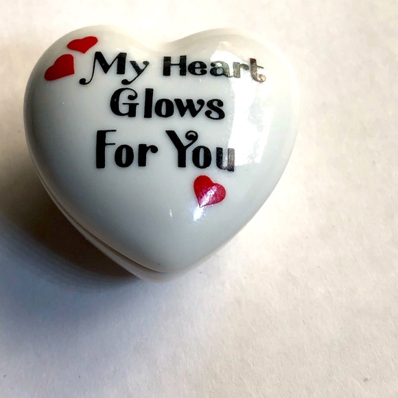 Vintage Glass Heart shaped Trinket Box says “My Heart Glows For You” - Picture 10 of 11